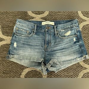 Abercrombie & Fitch Medium Wash Jean Shorts (Size 6, w28)